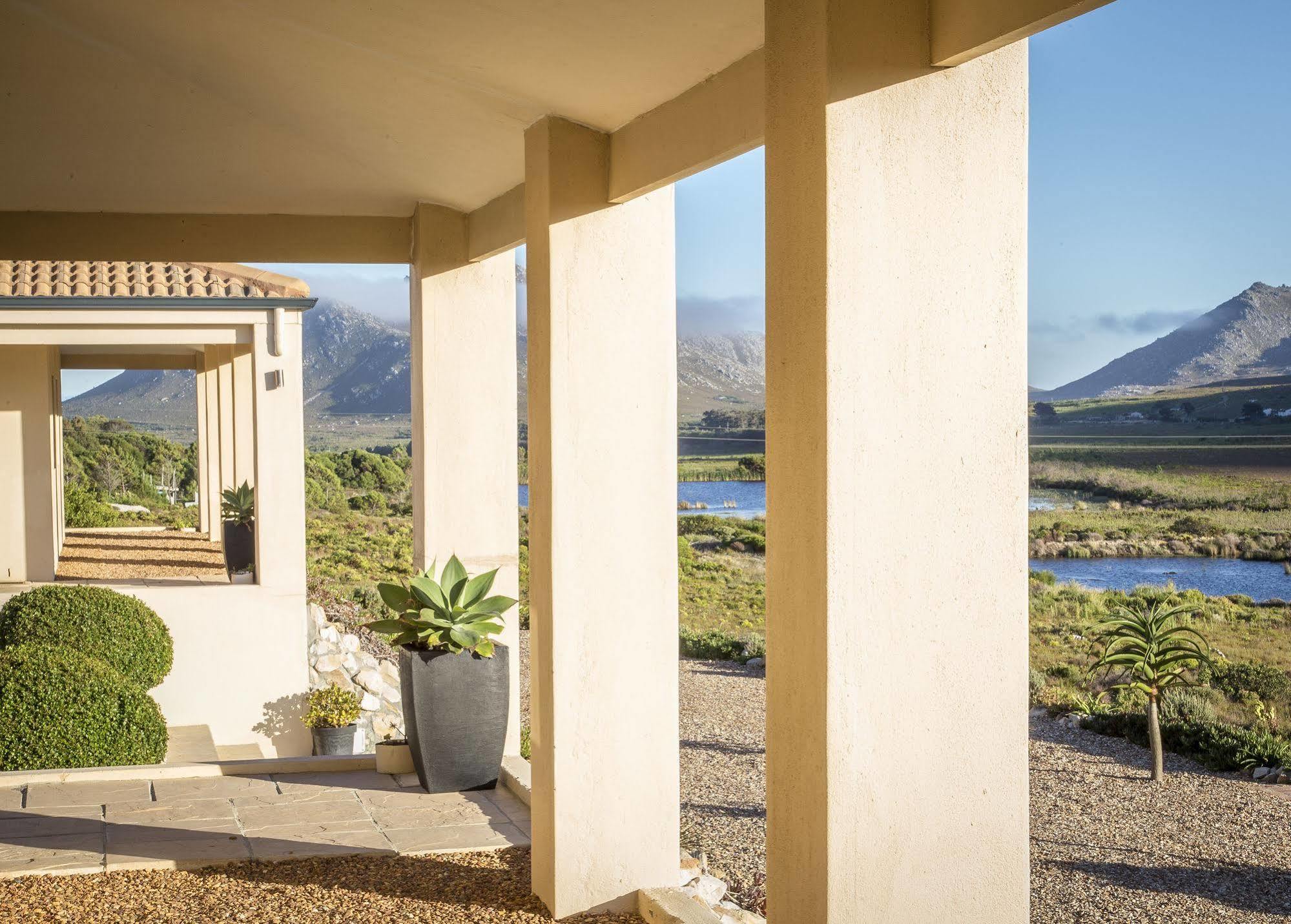 Kapensis Guesthouse Pringle Bay Buitenkant foto